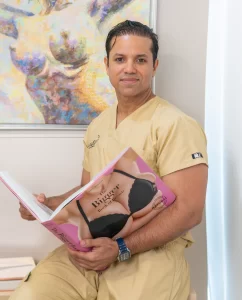 Dr. Emmanuel Mallol in plastic surgery consultation